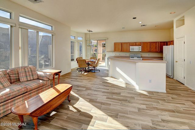 345 W Continental Vista Place, Green Valley, AZ 85614