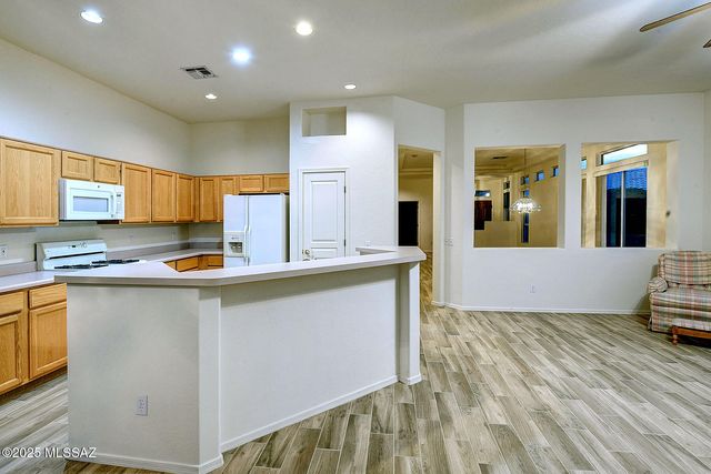 345 W Continental Vista Place, Green Valley, AZ 85614