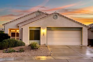 345 W Continental Vista Place, Green Valley, AZ 85614