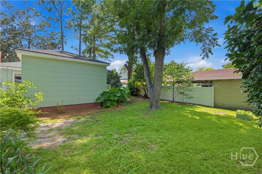 Image 19 of property listing at 2412 E 40th Street, Savannah, GA 31404