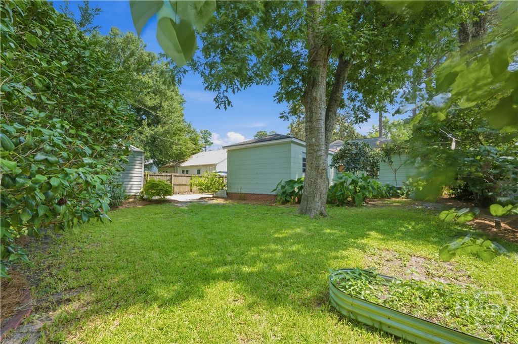 Image 20 of property listing at 2412 E 40th Street, Savannah, GA 31404