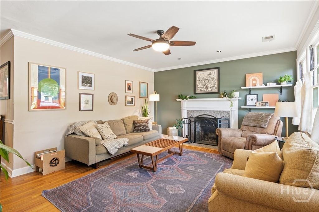 Image 4 of property listing at 2412 E 40th Street, Savannah, GA 31404