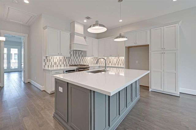31 Thorpe Lane, Spring, TX 77389