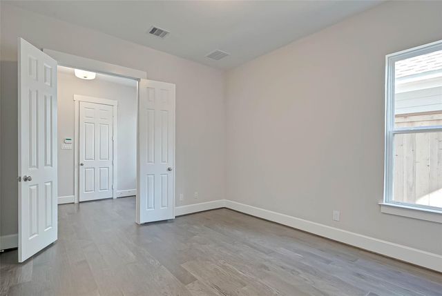 31 Thorpe Lane, Spring, TX 77389