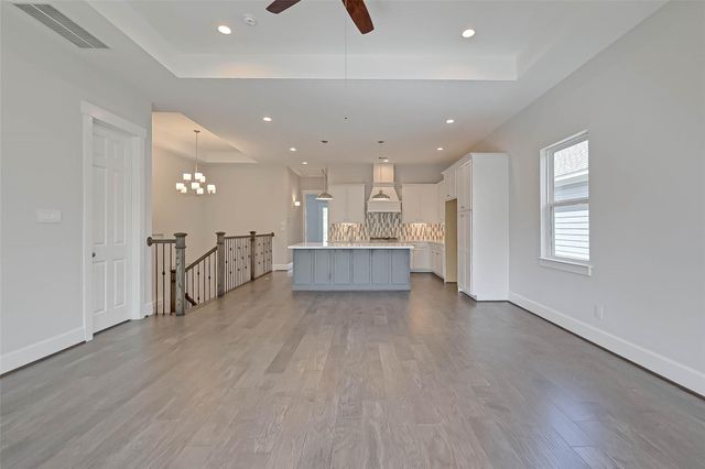 31 Thorpe Lane, Spring, TX 77389