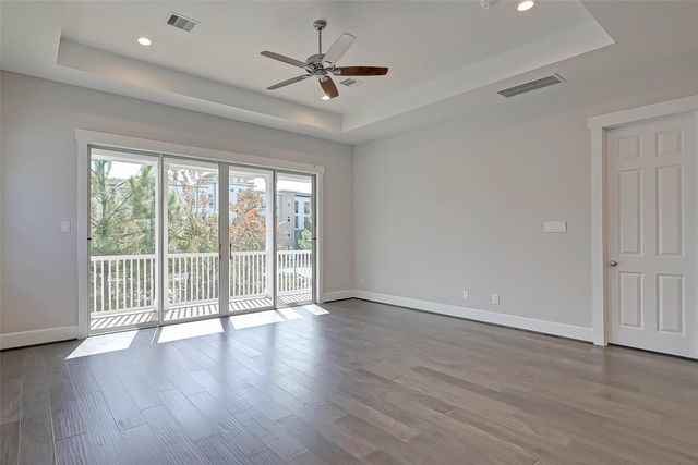 31 Thorpe Lane, Spring, TX 77389