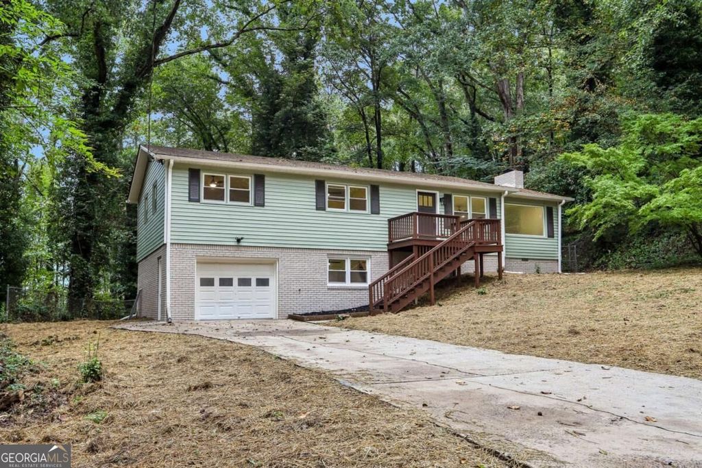 250 King Arthur Drive, Woodstock, GA 30189 — photo 2