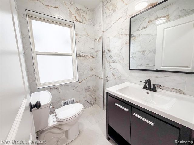631 Humphrey Avenue, Birmingham, MI 48009