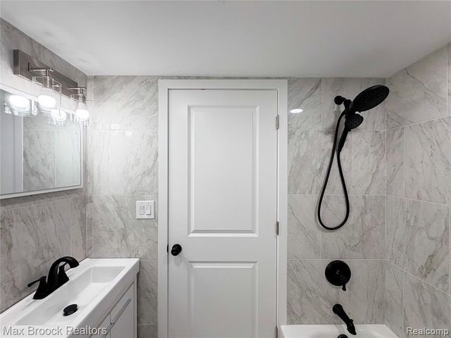 631 Humphrey Avenue, Birmingham, MI 48009