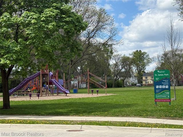 631 Humphrey Avenue, Birmingham, MI 48009