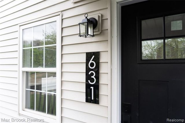 631 Humphrey Avenue, Birmingham, MI 48009