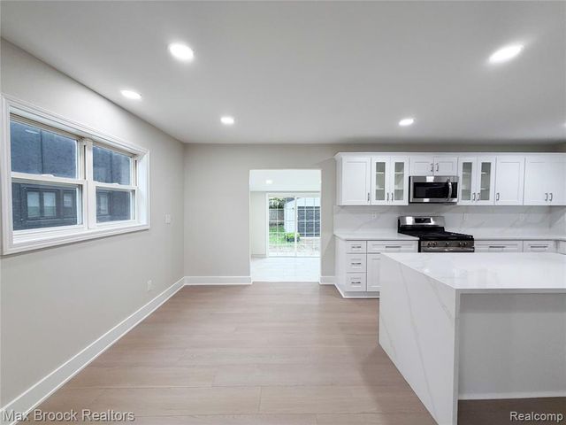 631 Humphrey Avenue, Birmingham, MI 48009