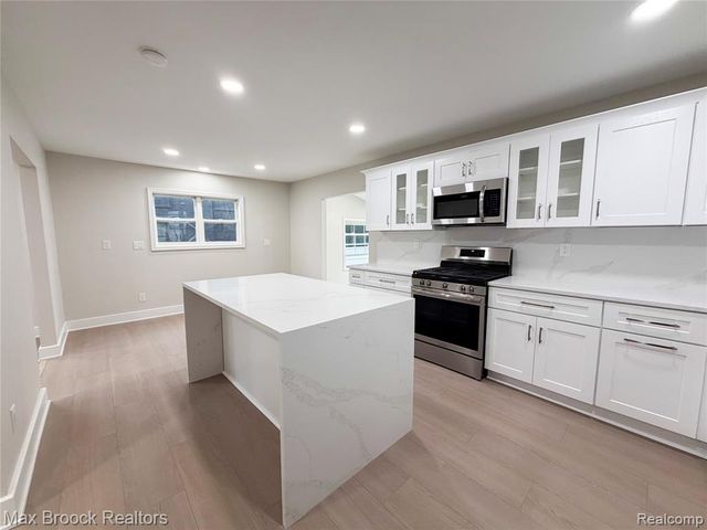 631 Humphrey Avenue, Birmingham, MI 48009