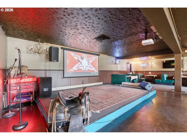 2530 Ne 82ND Ave, Portland, OR 97220
