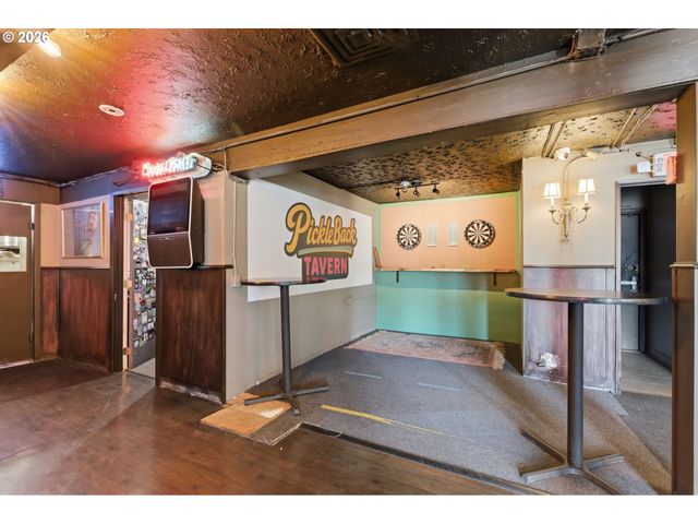 2530 Ne 82ND Ave, Portland, OR 97220
