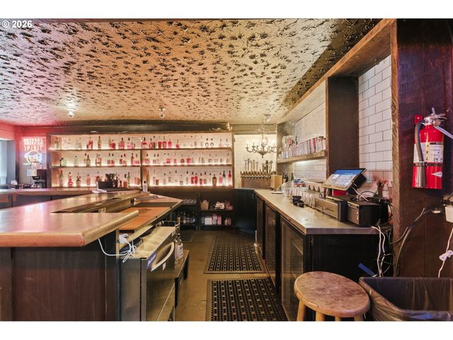 2530 Ne 82ND Ave, Portland, OR 97220