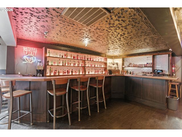 2530 Ne 82ND Ave, Portland, OR 97220