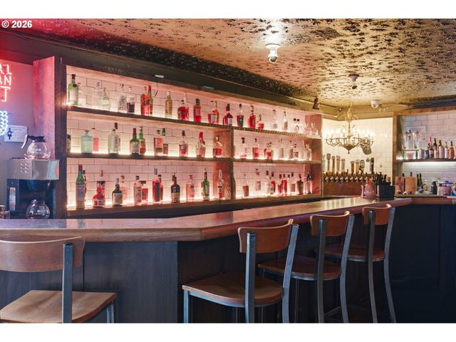 2530 Ne 82ND Ave, Portland, OR 97220