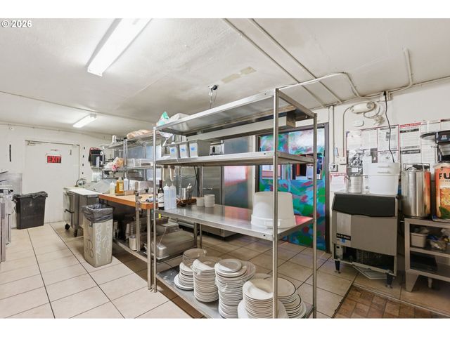 2530 Ne 82ND Ave, Portland, OR 97220
