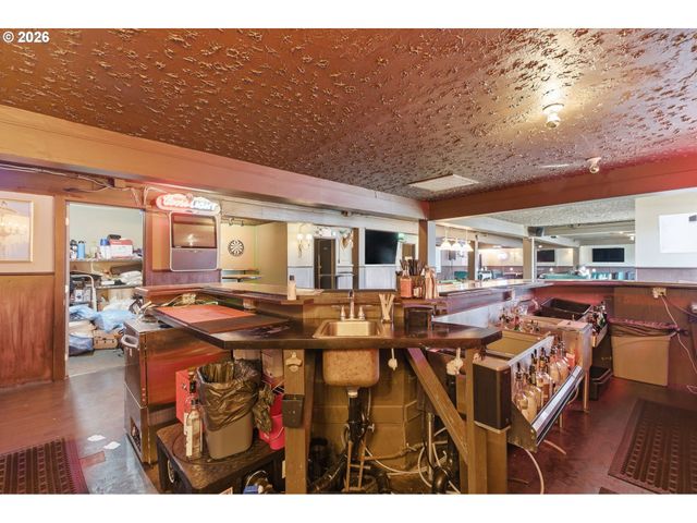 2530 Ne 82ND Ave, Portland, OR 97220