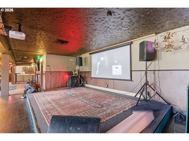 2530 Ne 82ND Ave, Portland, OR 97220