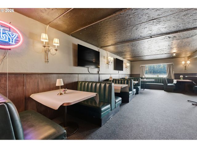 2530 Ne 82ND Ave, Portland, OR 97220