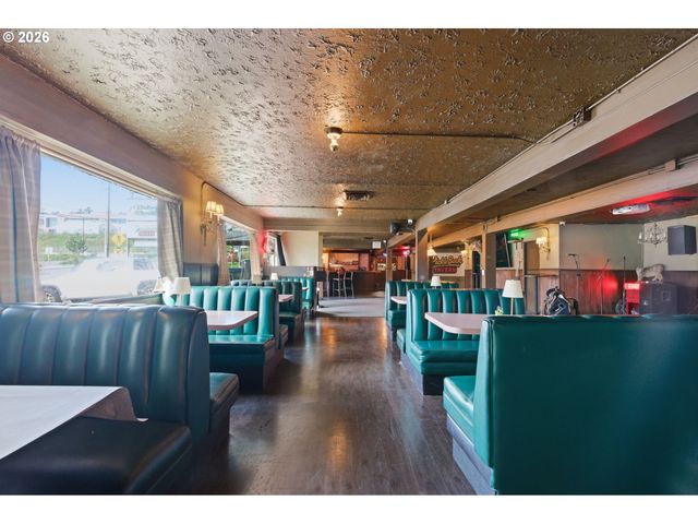 2530 Ne 82ND Ave, Portland, OR 97220