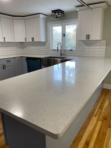 27 Pulaski St, Peabody, MA 01960