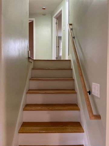 27 Pulaski St, Peabody, MA 01960