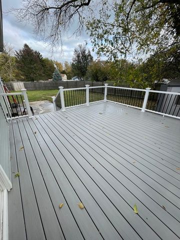 27 Pulaski St, Peabody, MA 01960