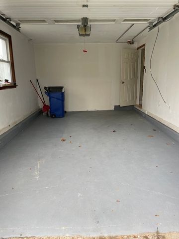 27 Pulaski St, Peabody, MA 01960