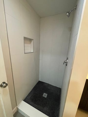 27 Pulaski St, Peabody, MA 01960