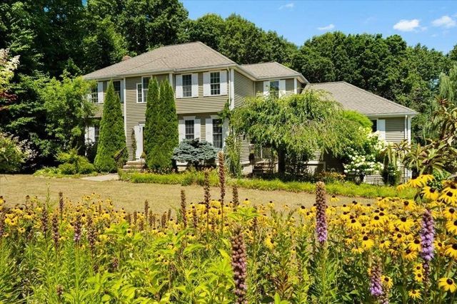 89 Boulder Hill Rd, Holden, MA 01522