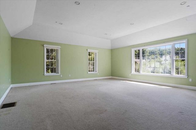 89 Boulder Hill Rd, Holden, MA 01522