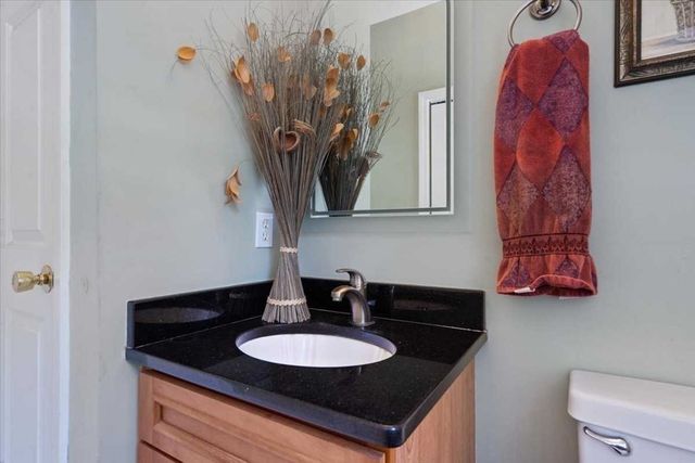 89 Boulder Hill Rd, Holden, MA 01522