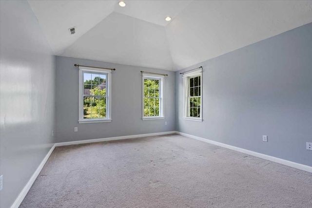 89 Boulder Hill Rd, Holden, MA 01522