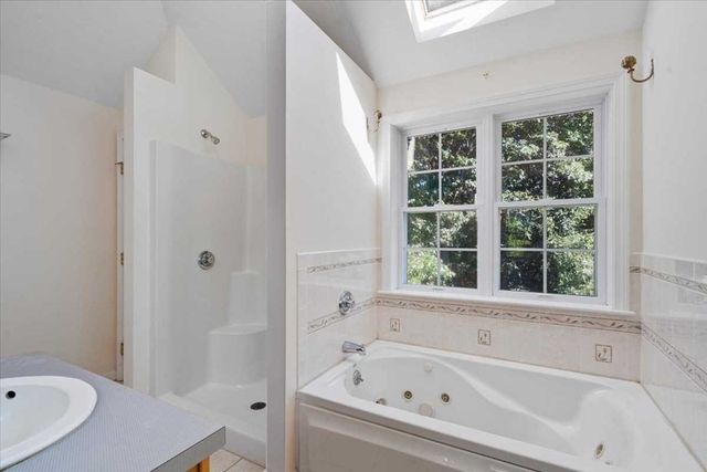 89 Boulder Hill Rd, Holden, MA 01522