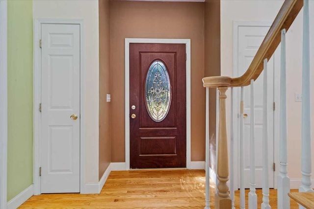 89 Boulder Hill Rd, Holden, MA 01522