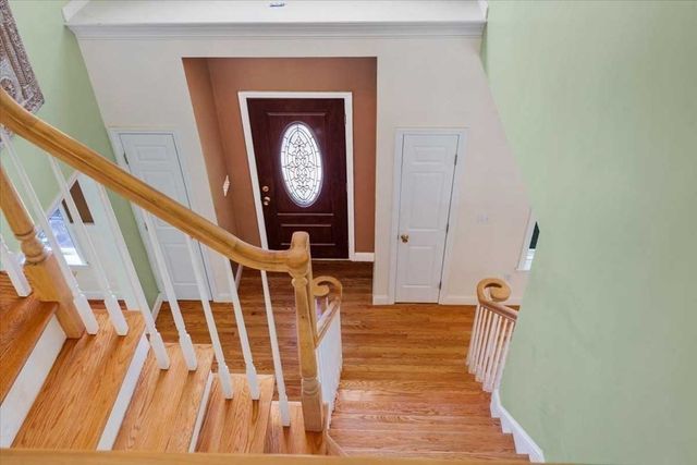 89 Boulder Hill Rd, Holden, MA 01522