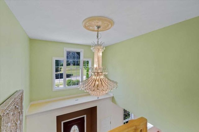 89 Boulder Hill Rd, Holden, MA 01522