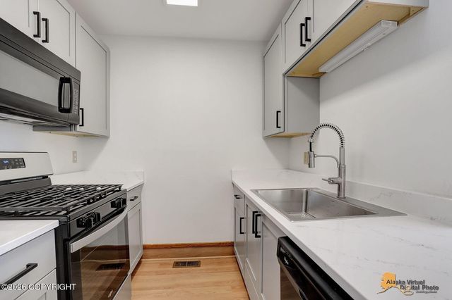 2606 W 30th Avenue, Anchorage, AK 99517