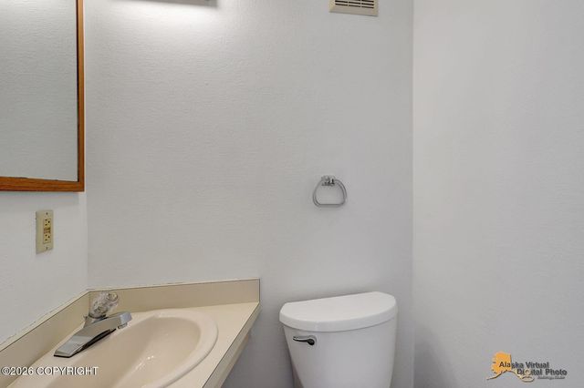 2606 W 30th Avenue, Anchorage, AK 99517