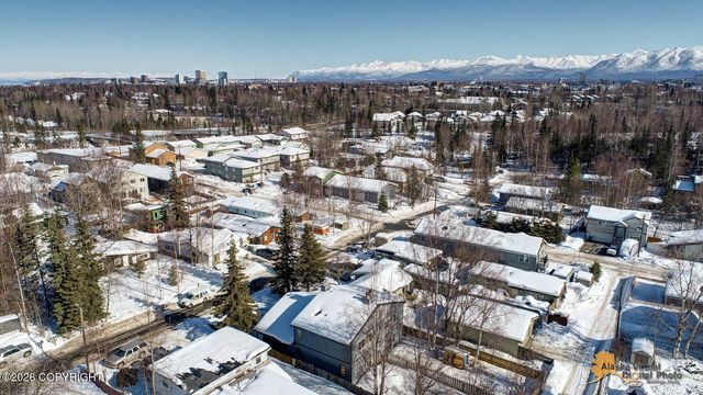 2606 W 30th Avenue, Anchorage, AK 99517