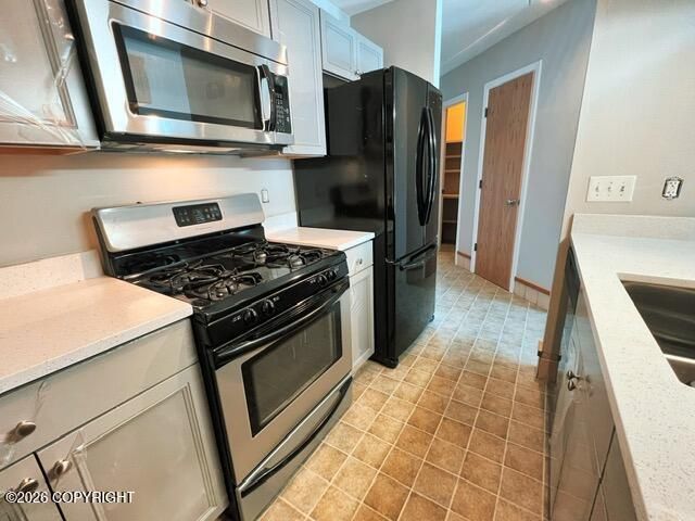 2606 W 30th Avenue, Anchorage, AK 99517