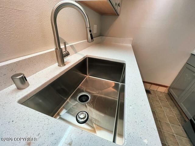 2606 W 30th Avenue, Anchorage, AK 99517