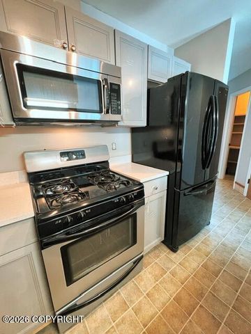 2606 W 30th Avenue, Anchorage, AK 99517