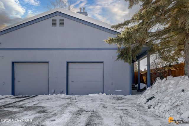 2606 W 30th Avenue, Anchorage, AK 99517