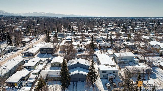 2606 W 30th Avenue, Anchorage, AK 99517