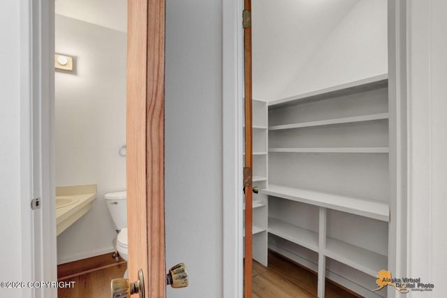 2606 W 30th Avenue, Anchorage, AK 99517