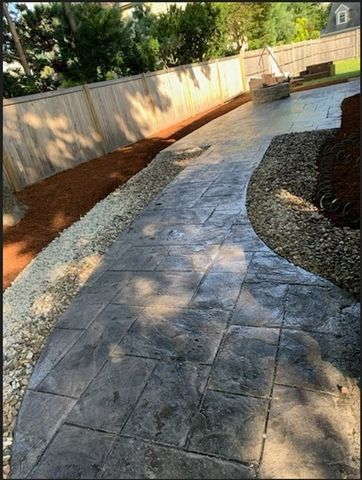 74 Alandale Pkwy, Norwood, MA 02062